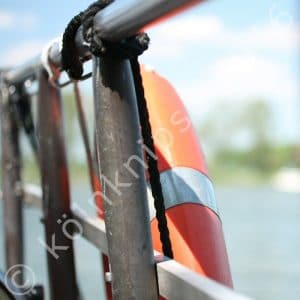 Fähre Zündorf Reling