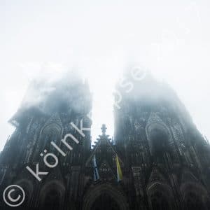 Dom im Nebel